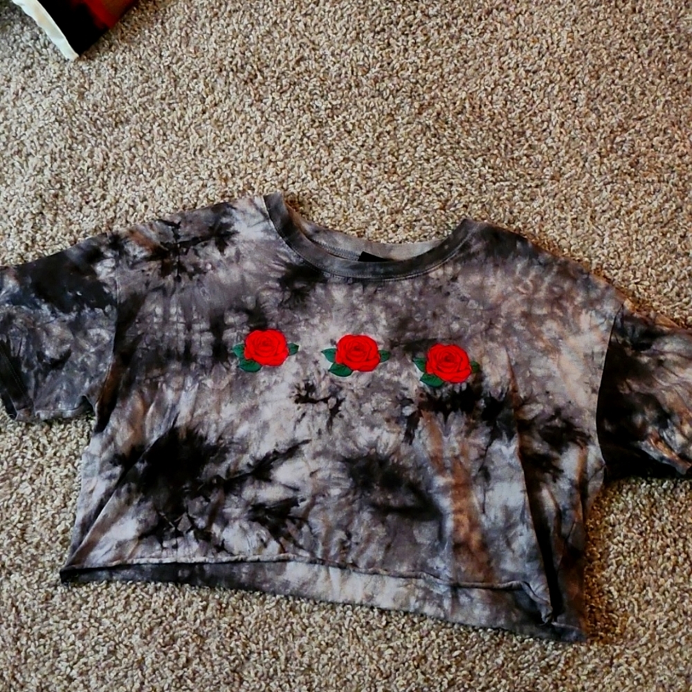 Womens rose crop top